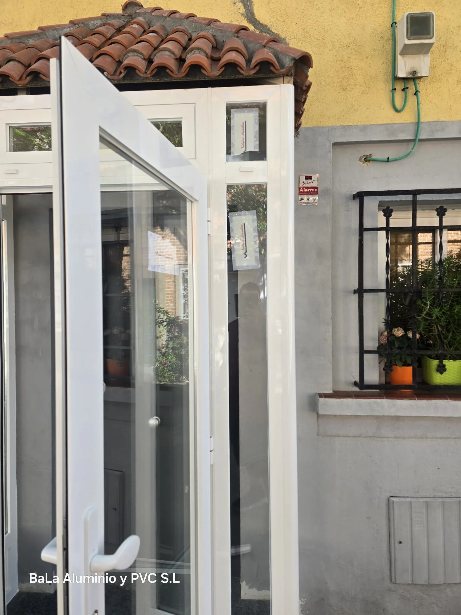 Proyecto de carpintería y cerramiento: CERRAMIENTO EN ALUMINIO - BaLa Parla